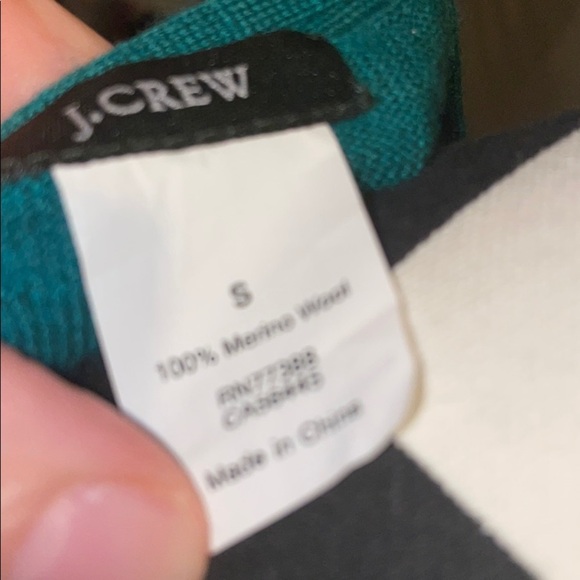 Women’s J. Crew Green Cardigan 100% Merino Wool - Picture 4 of 5